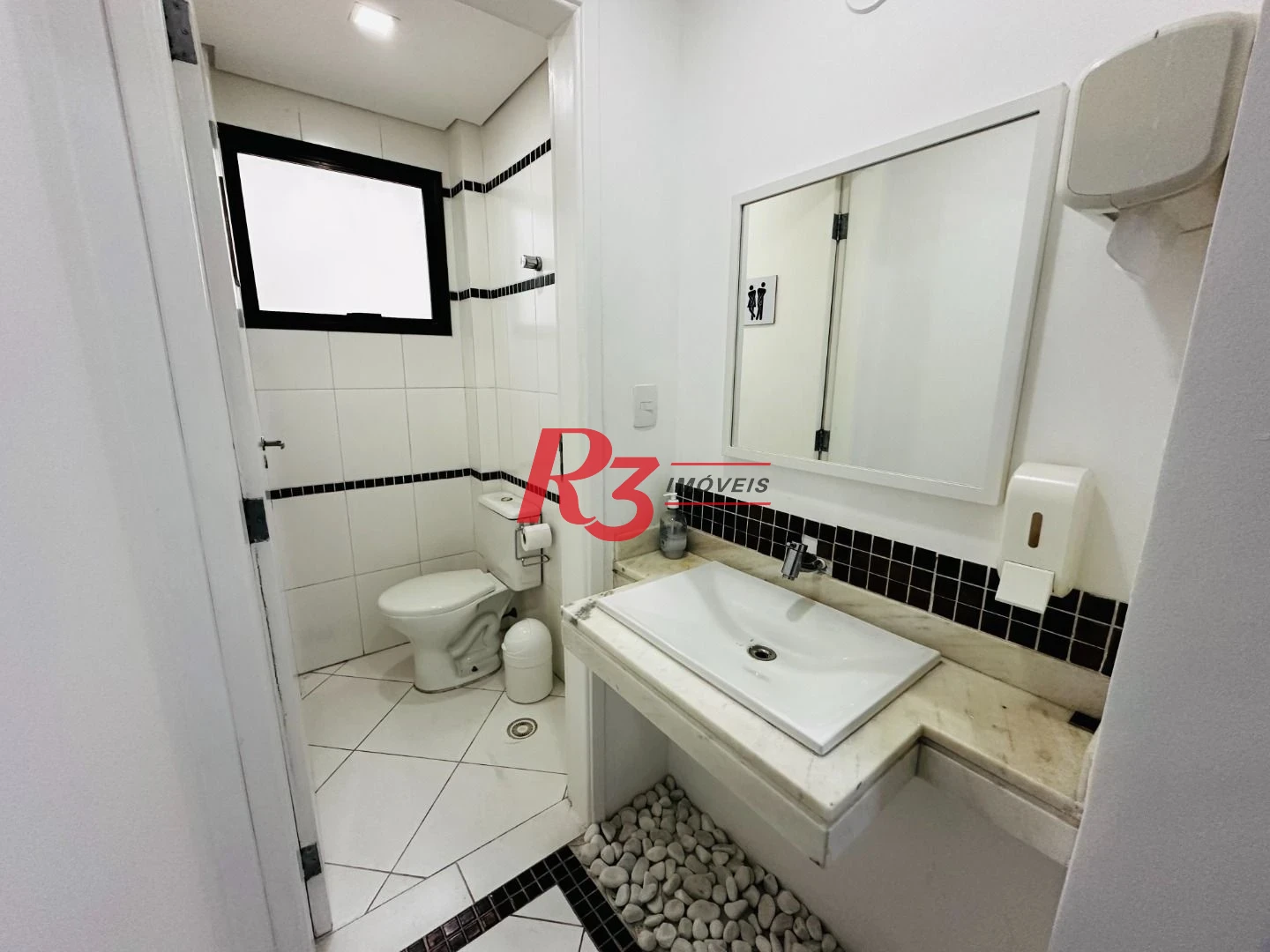 Conjunto para alugar, 80 m² por R$ 4.800,00/mês - Macuco - Santos/SP