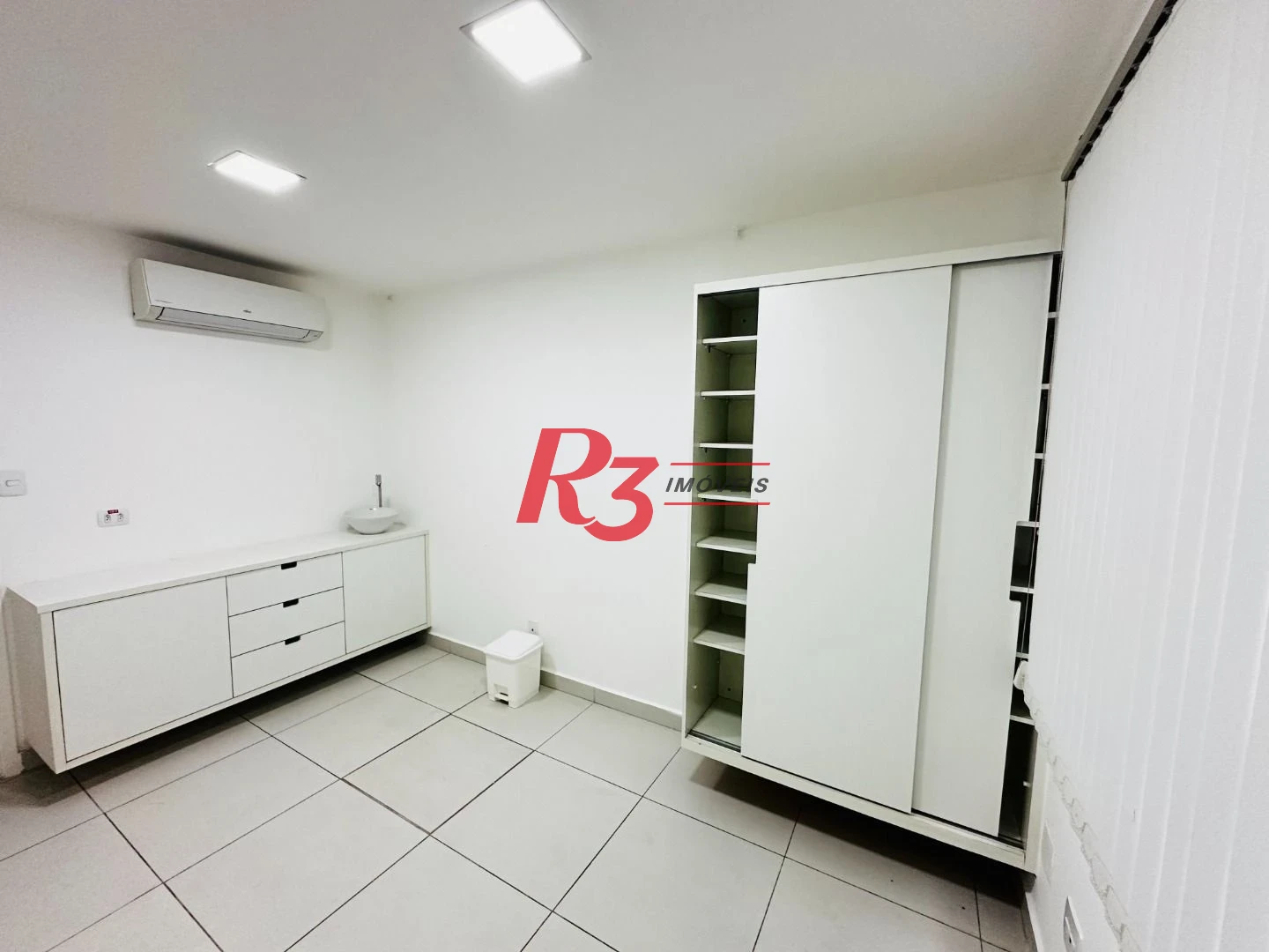 Conjunto para alugar, 80 m² por R$ 4.800,00/mês - Macuco - Santos/SP
