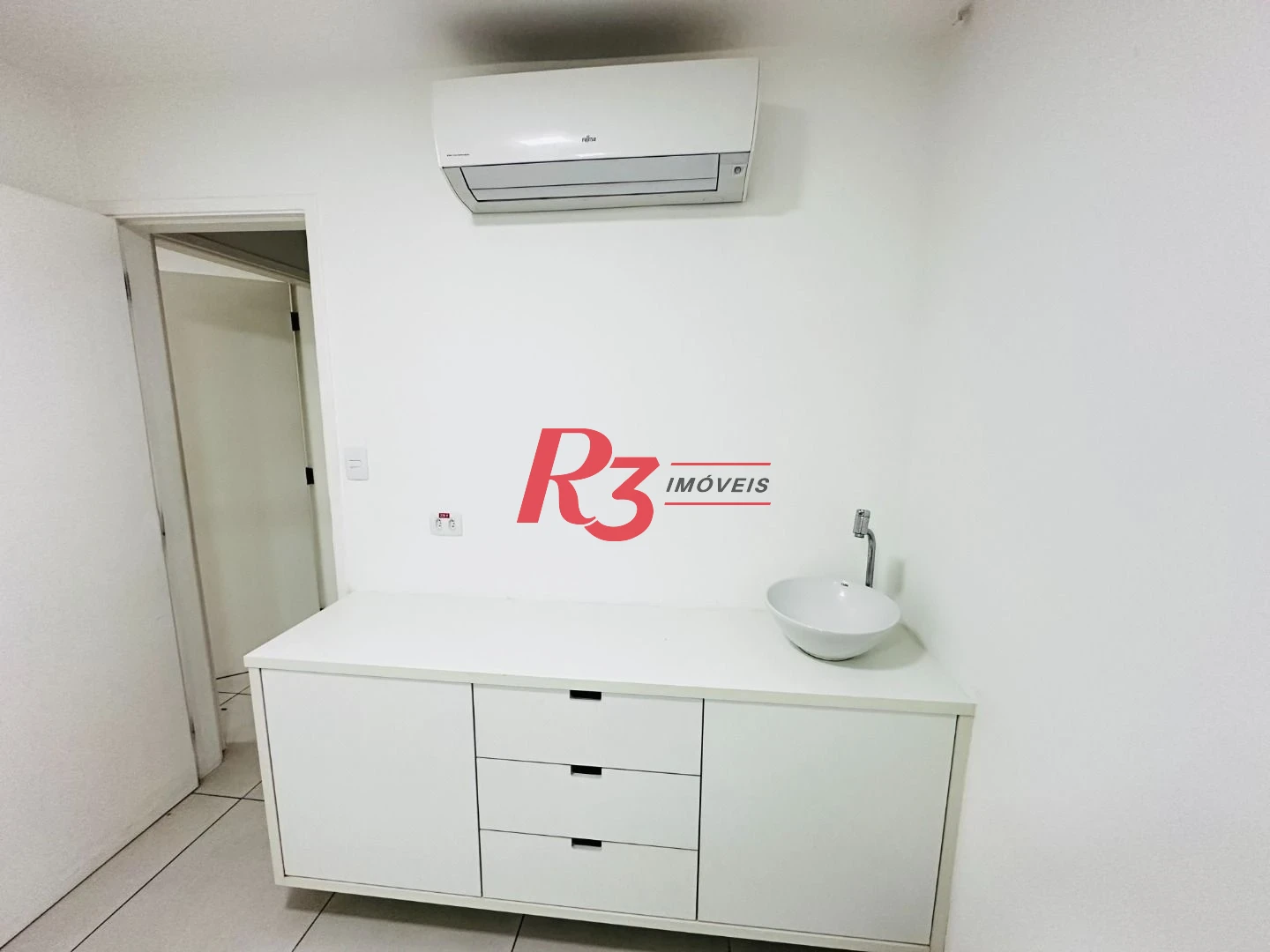 Conjunto para alugar, 80 m² por R$ 4.800,00/mês - Macuco - Santos/SP