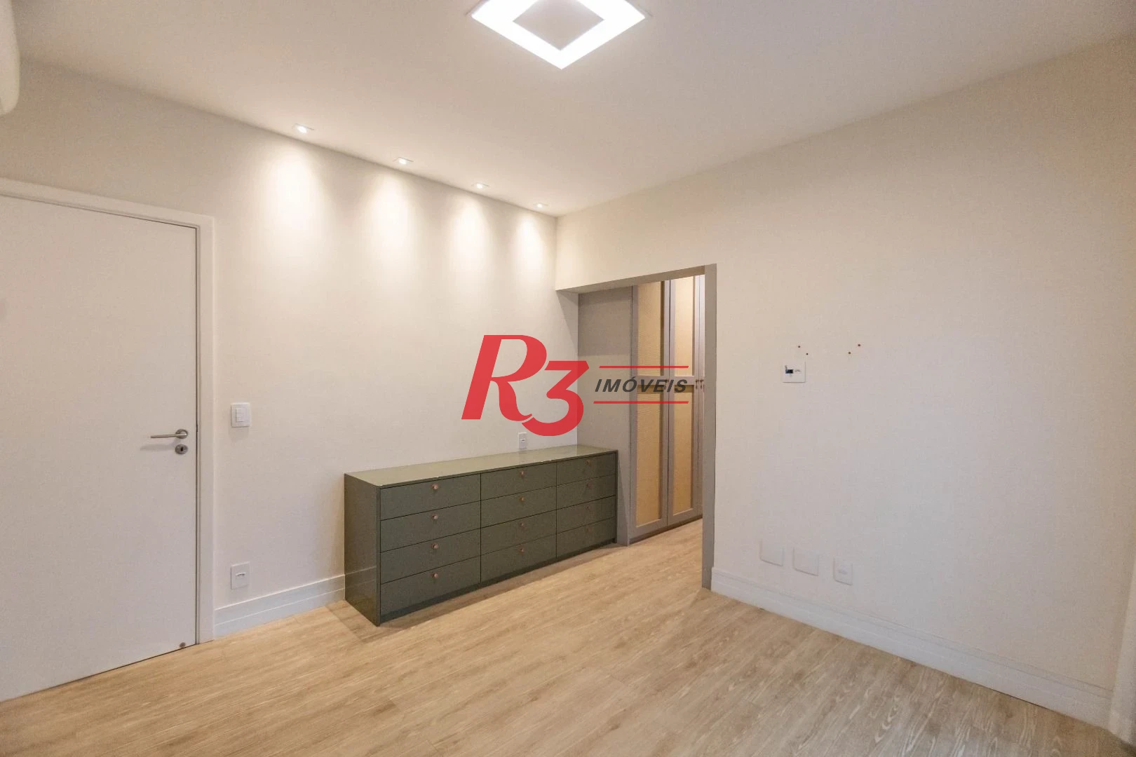 Apartamento com 2 dormitórios à venda, 145 m² por R$ 2.480.000,00 - Boqueirão - Santos/SP