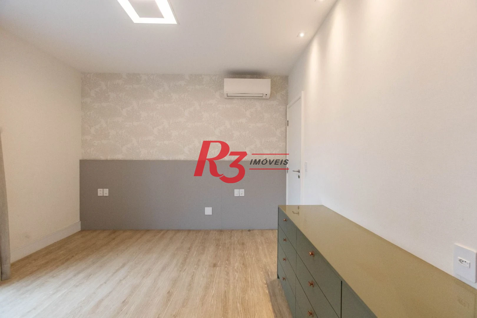 Apartamento com 2 dormitórios à venda, 145 m² por R$ 2.480.000,00 - Boqueirão - Santos/SP