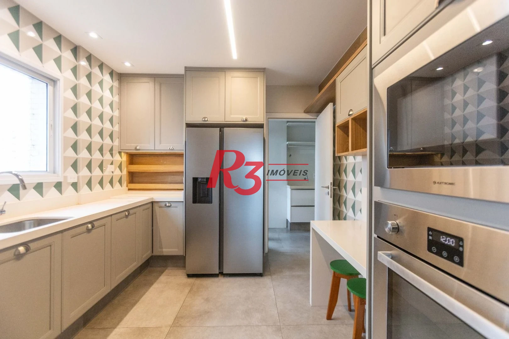 Apartamento com 2 dormitórios à venda, 145 m² por R$ 2.480.000,00 - Boqueirão - Santos/SP