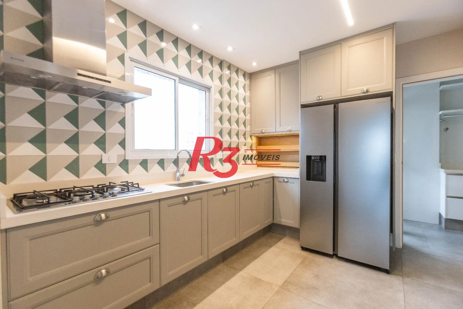 Apartamento com 2 dormitórios à venda, 145 m² por R$ 2.480.000,00 - Boqueirão - Santos/SP