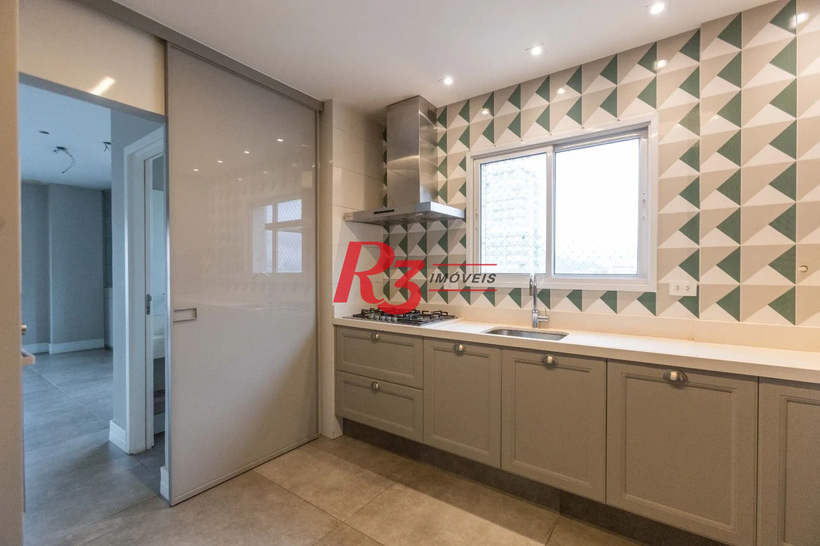 Apartamento com 2 dormitórios à venda, 145 m² por R$ 2.480.000,00 - Boqueirão - Santos/SP