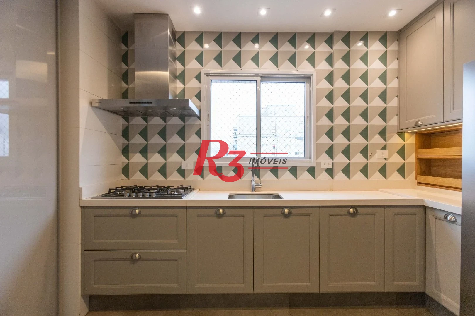 Apartamento com 2 dormitórios à venda, 145 m² por R$ 2.480.000,00 - Boqueirão - Santos/SP
