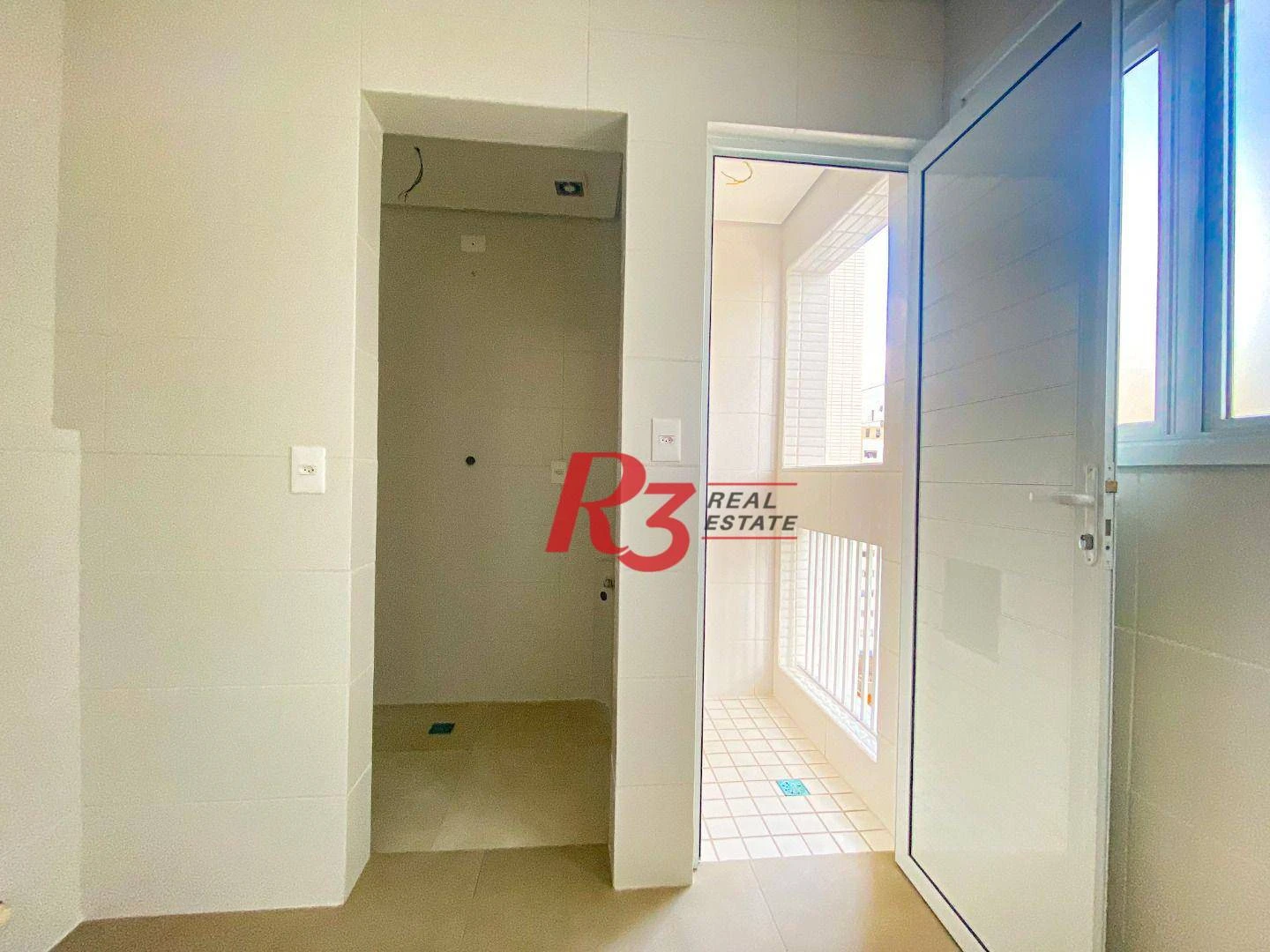 Apartamento com 2 dormitórios à venda, 107 m² por R$ 1.790.000,00 - Pompéia - Santos/SP