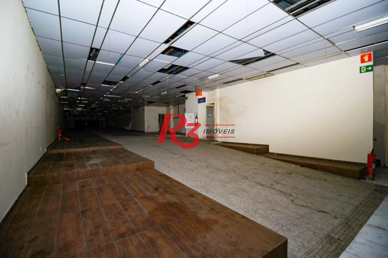 Ampla loja. aluguel, 1.736m², no centro de Santos-SP
