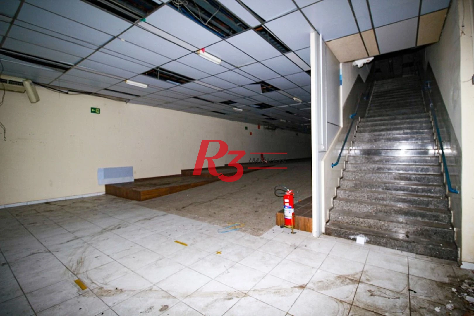 Ampla loja. aluguel, 1.736m², no centro de Santos-SP