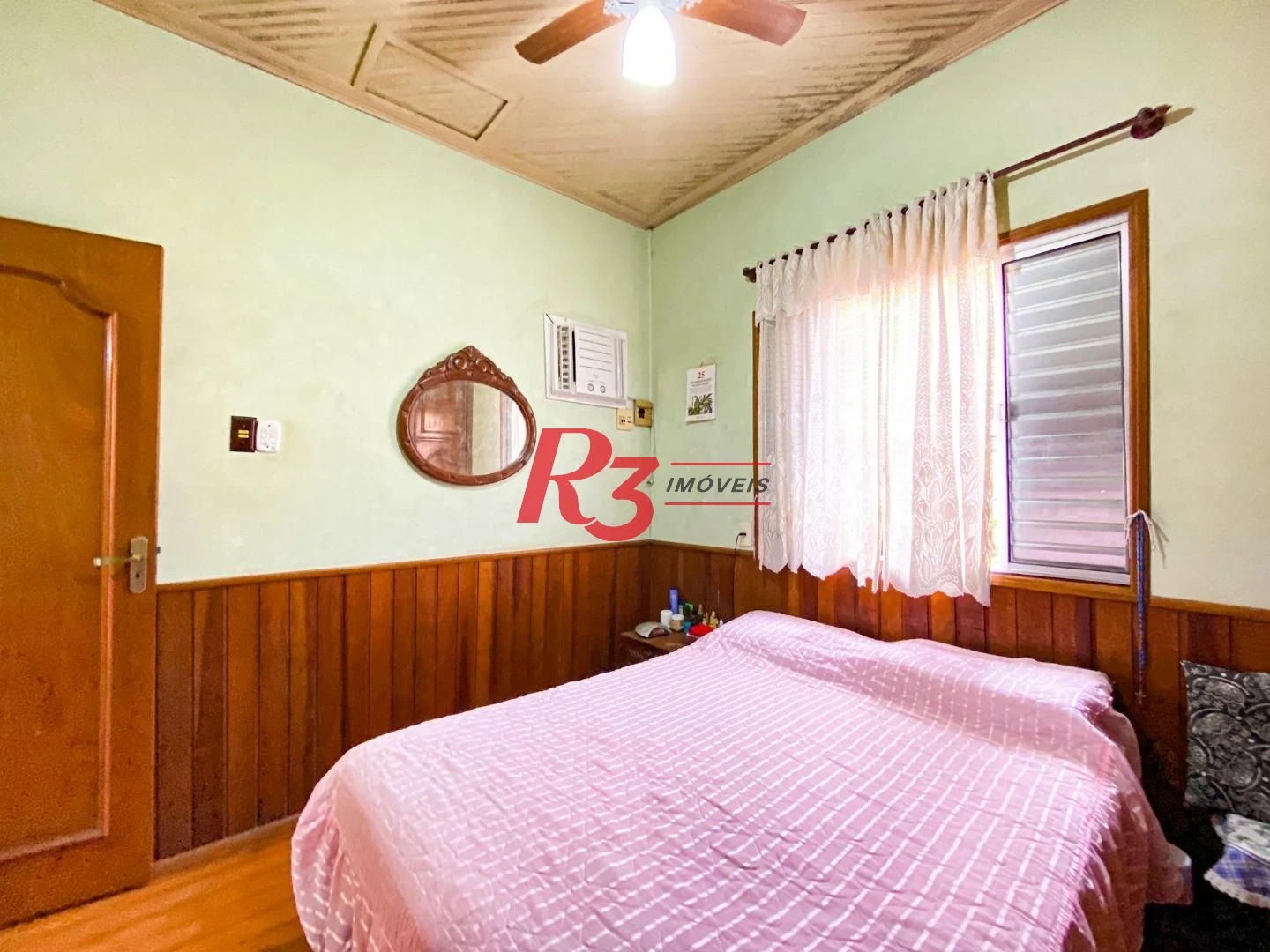 Casa com 2 dormitórios à venda, 102 m² por R$ 630.000,00 - Marapé - Santos/SP