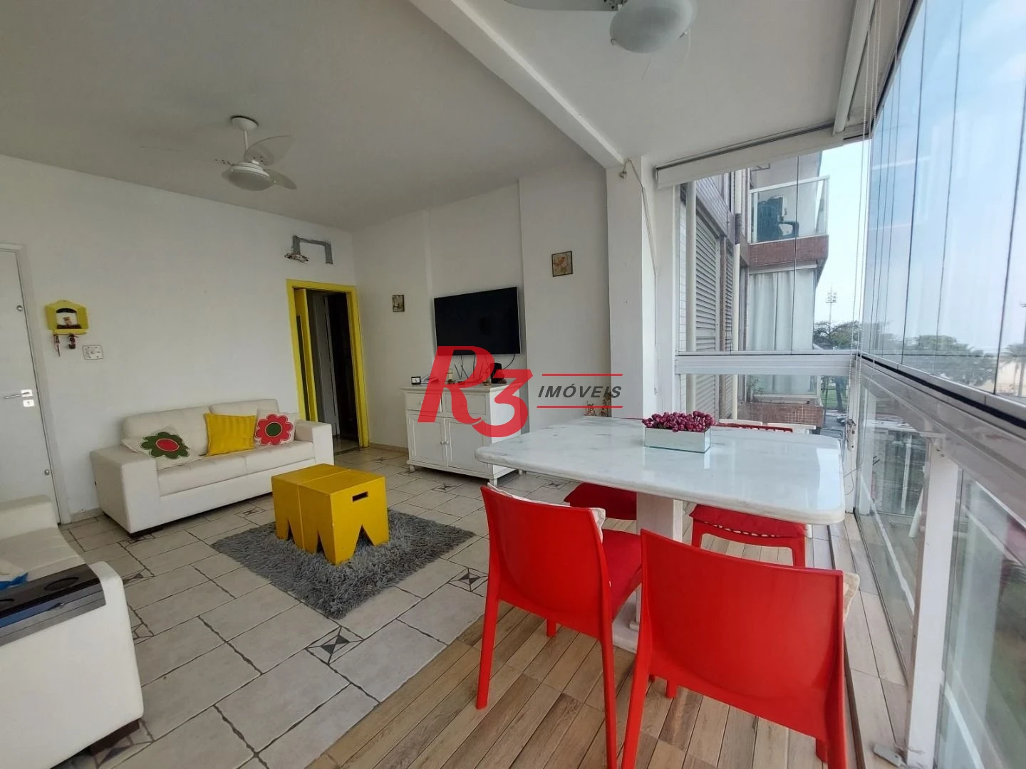 Apartamento com 2 dormitórios à venda, 92 m² por R$ 660.000,00 - Gonzaga - Santos/SP