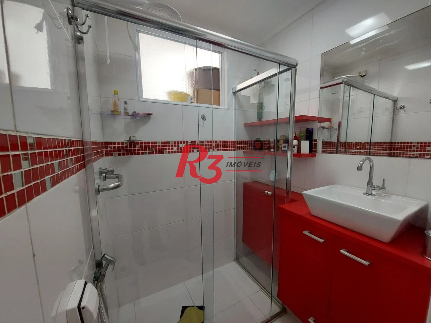 Apartamento com 2 dormitórios à venda, 92 m² por R$ 660.000,00 - Gonzaga - Santos/SP