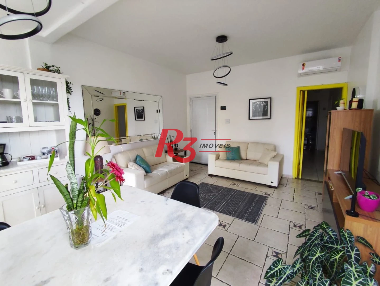 Apartamento com 2 dormitórios à venda, 92 m² por R$ 660.000,00 - Gonzaga - Santos/SP
