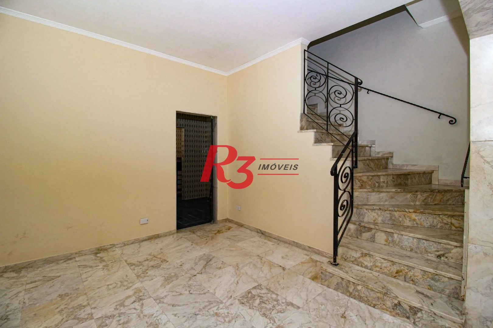 Sobrado para alugar, 224 m² por R$ 7.900,00/mês - Embaré - Santos/SP