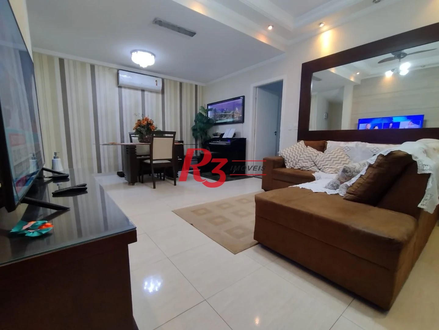 Casa Village para venda, 3 dorm (1 suíte),2 vagas no Estuário em Santos. SP