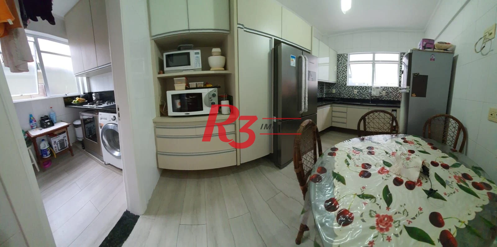 Casa Village para venda, 3 dorm (1 suíte),2 vagas no Estuário em Santos. SP