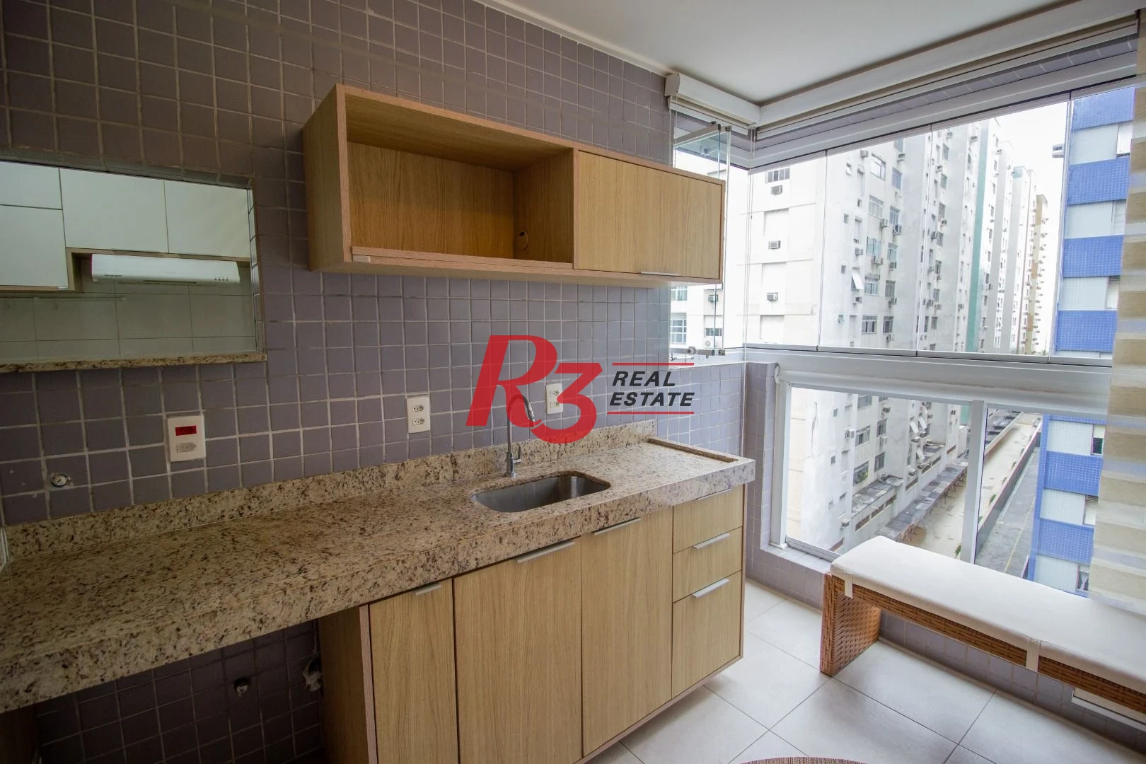 Apartamento Duplex com 3 dormitórios à venda, 93 m² por R$ 850.000,00 - Pompéia - Santos/SP