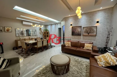 Casa com 3 dormitórios à venda, 189 m² por R$ 1.680.000,00 - Campo Grande - Santos/SP