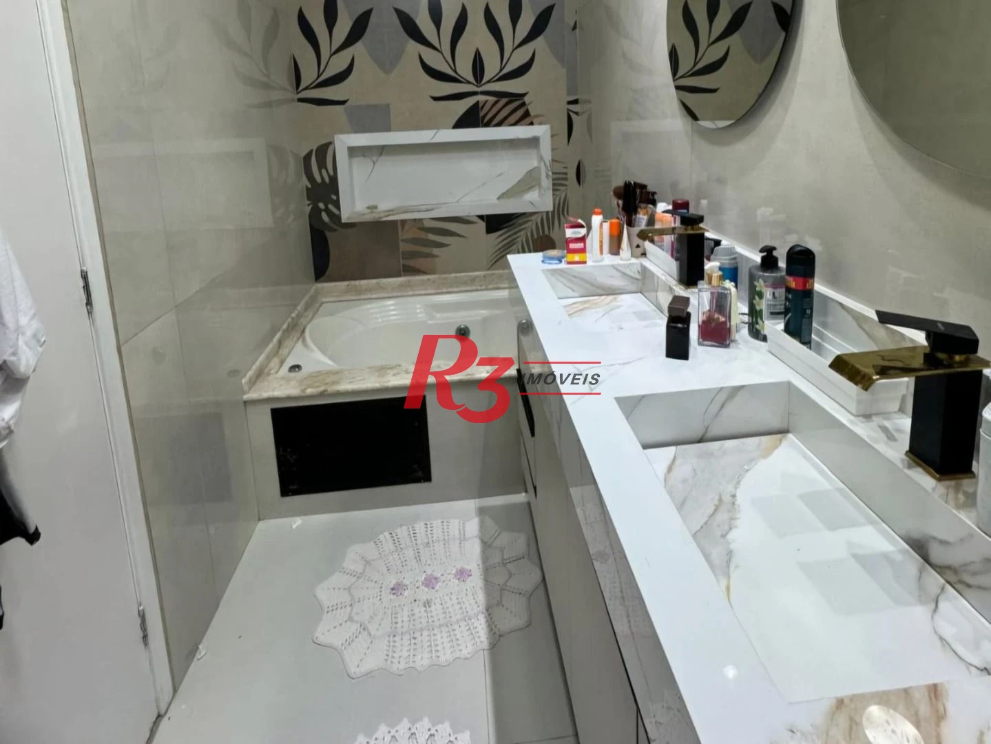 Casa com 3 dormitórios à venda, 189 m² por R$ 1.680.000,00 - Campo Grande - Santos/SP