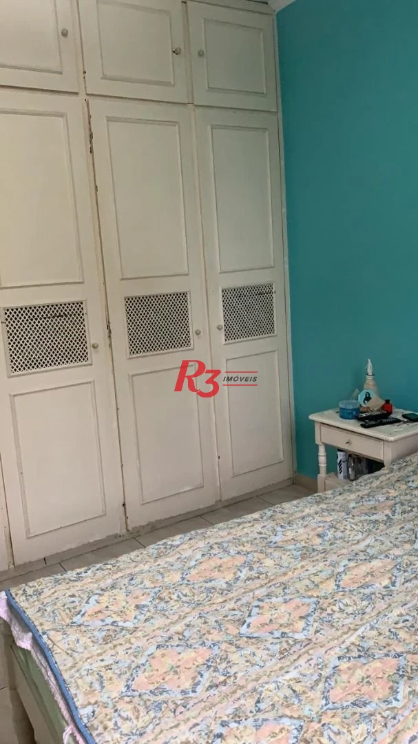 Amplo apartamento no bairro do Itararé, 3 dormitórios sendo 1 suite, dependência de empregada, 1 garagem demarcada, 3 elevador, armários