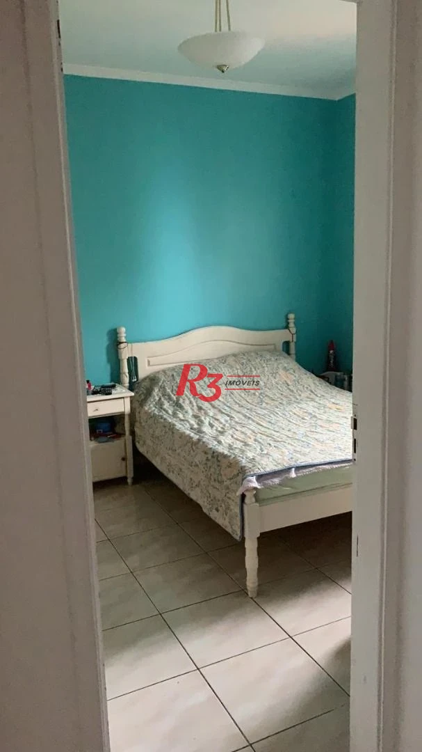 Amplo apartamento no bairro do Itararé, 3 dormitórios sendo 1 suite, dependência de empregada, 1 garagem demarcada, 3 elevador, armários