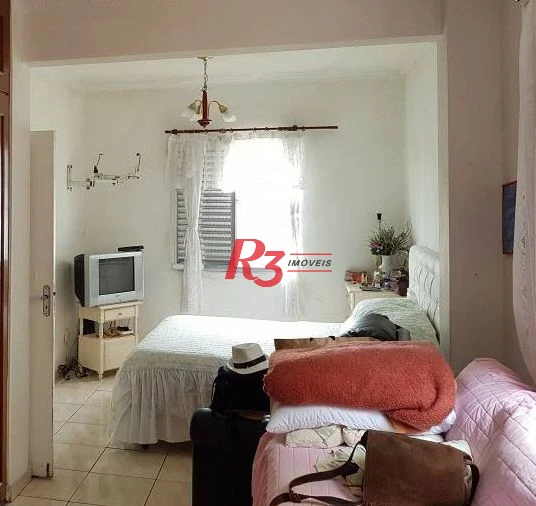 Amplo apartamento no bairro do Itararé, 3 dormitórios sendo 1 suite, dependência de empregada, 1 garagem demarcada, 3 elevador, armários