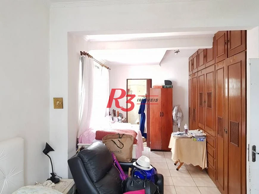 Amplo apartamento no bairro do Itararé, 3 dormitórios sendo 1 suite, dependência de empregada, 1 garagem demarcada, 3 elevador, armários