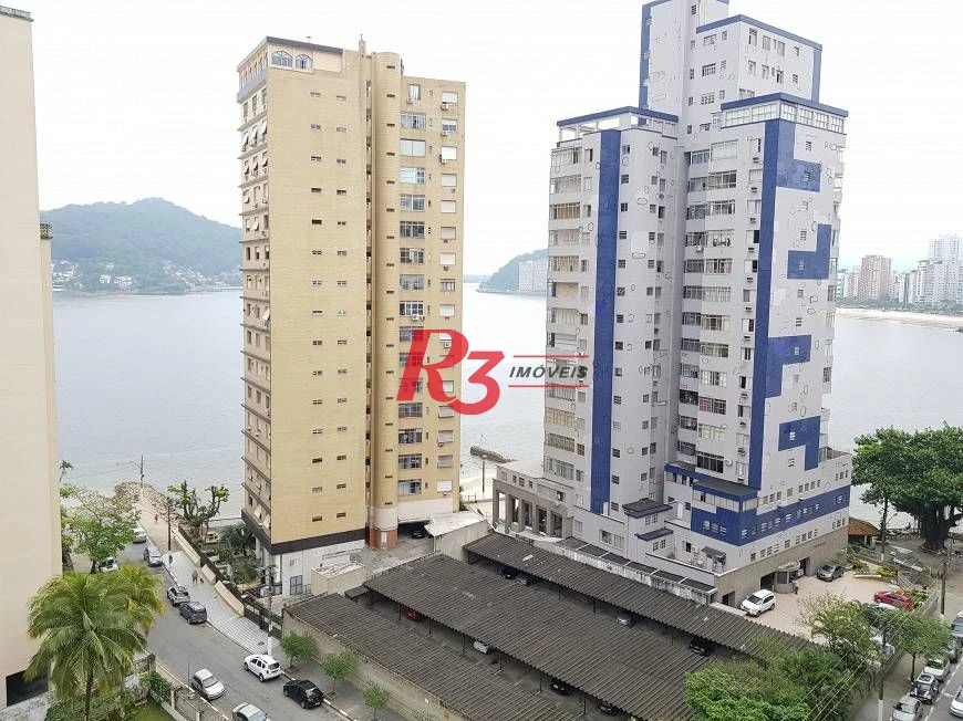Amplo apartamento no bairro do Itararé, 3 dormitórios sendo 1 suite, dependência de empregada, 1 garagem demarcada, 3 elevador, armários