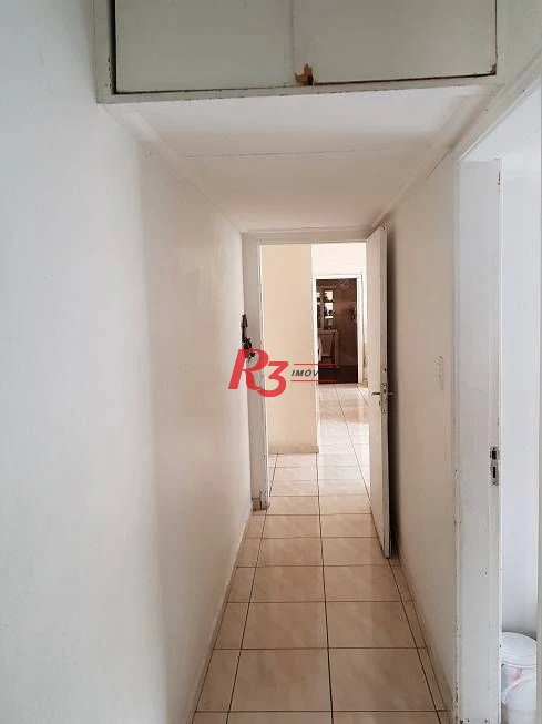 Amplo apartamento no bairro do Itararé, 3 dormitórios sendo 1 suite, dependência de empregada, 1 garagem demarcada, 3 elevador, armários