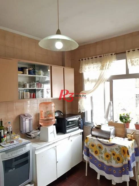 Amplo apartamento no bairro do Itararé, 3 dormitórios sendo 1 suite, dependência de empregada, 1 garagem demarcada, 3 elevador, armários