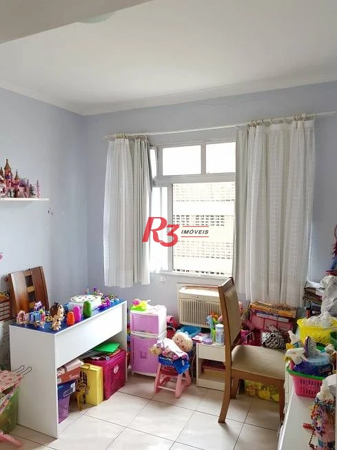 Amplo apartamento no bairro do Itararé, 3 dormitórios sendo 1 suite, dependência de empregada, 1 garagem demarcada, 3 elevador, armários