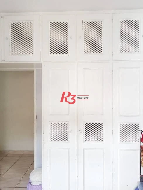 Amplo apartamento no bairro do Itararé, 3 dormitórios sendo 1 suite, dependência de empregada, 1 garagem demarcada, 3 elevador, armários