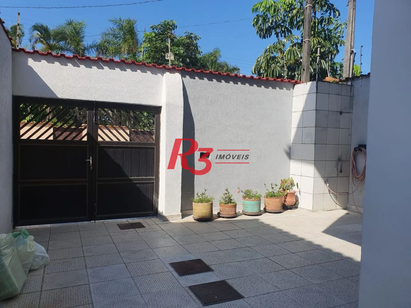 Sobrado com 04 Suítes à venda, 250 m²  - Balneário Flórida - Praia Grande/SP
