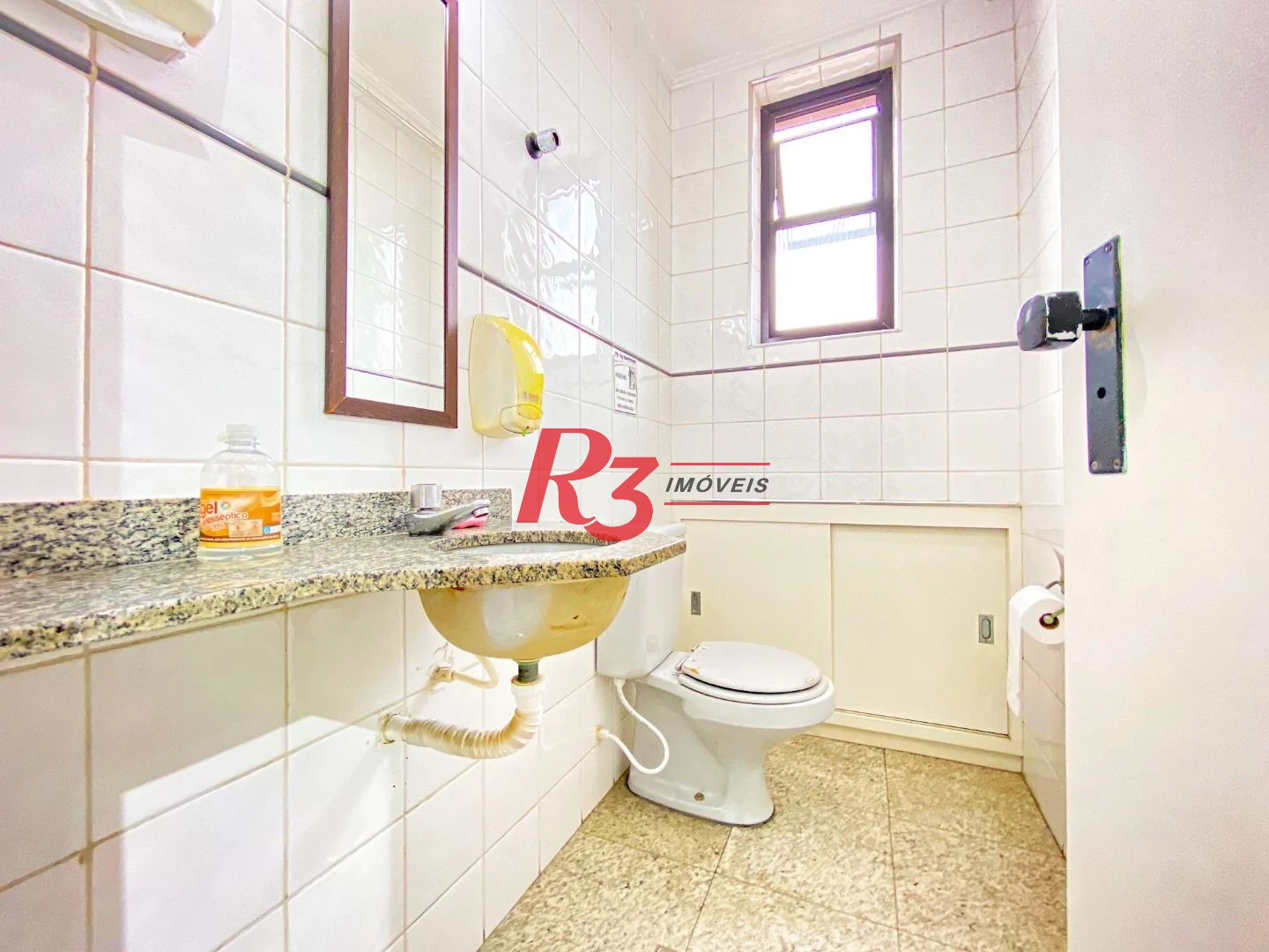 conjunto comercial  na Conselheiro Nébias
