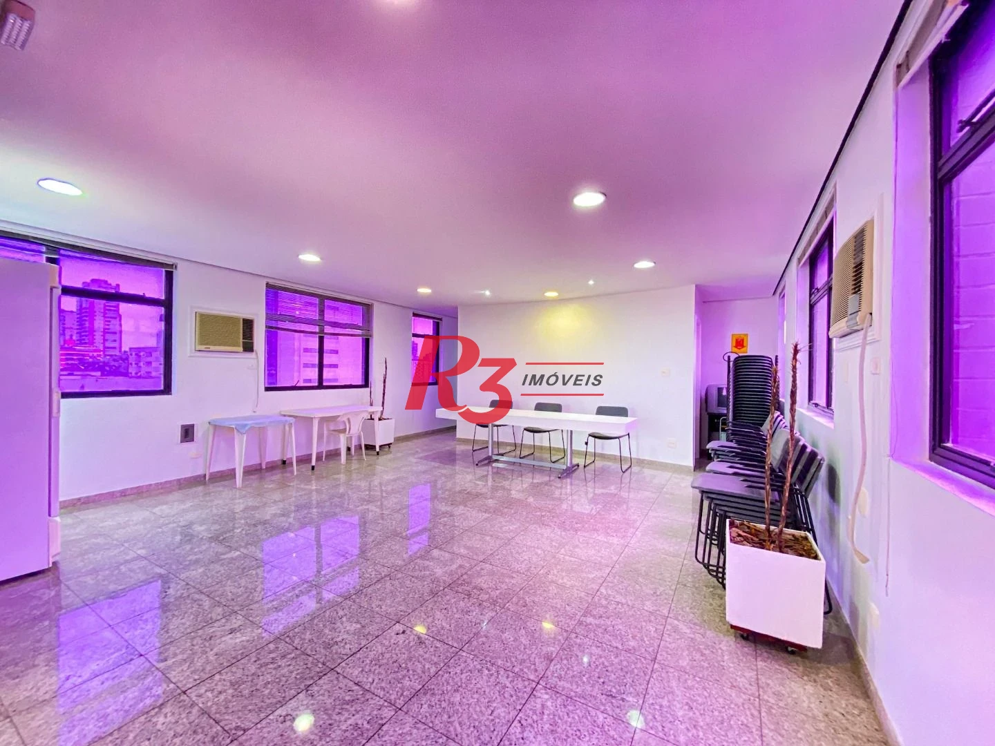 conjunto comercial  na Conselheiro Nébias
