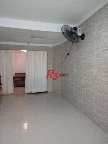 Casa de 3 dormitórios à venda na Vila Voturuá.