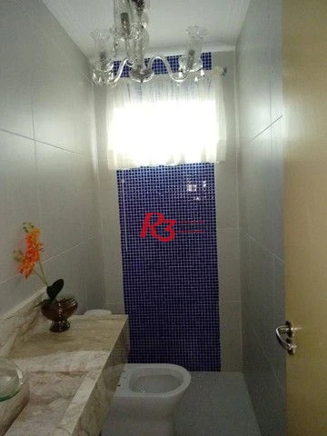 Casa de 3 dormitórios à venda na Vila Voturuá.