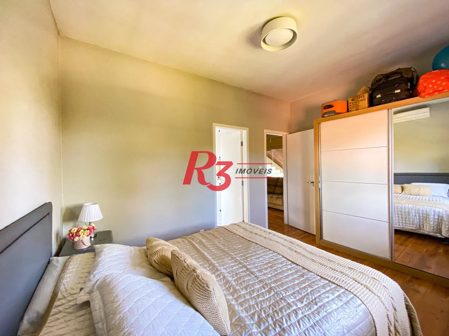 Casa com 4 dormitórios à venda, 473 m² por R$ 1.900.000,00 - Morro dos Barbosas - São Vicente/SP