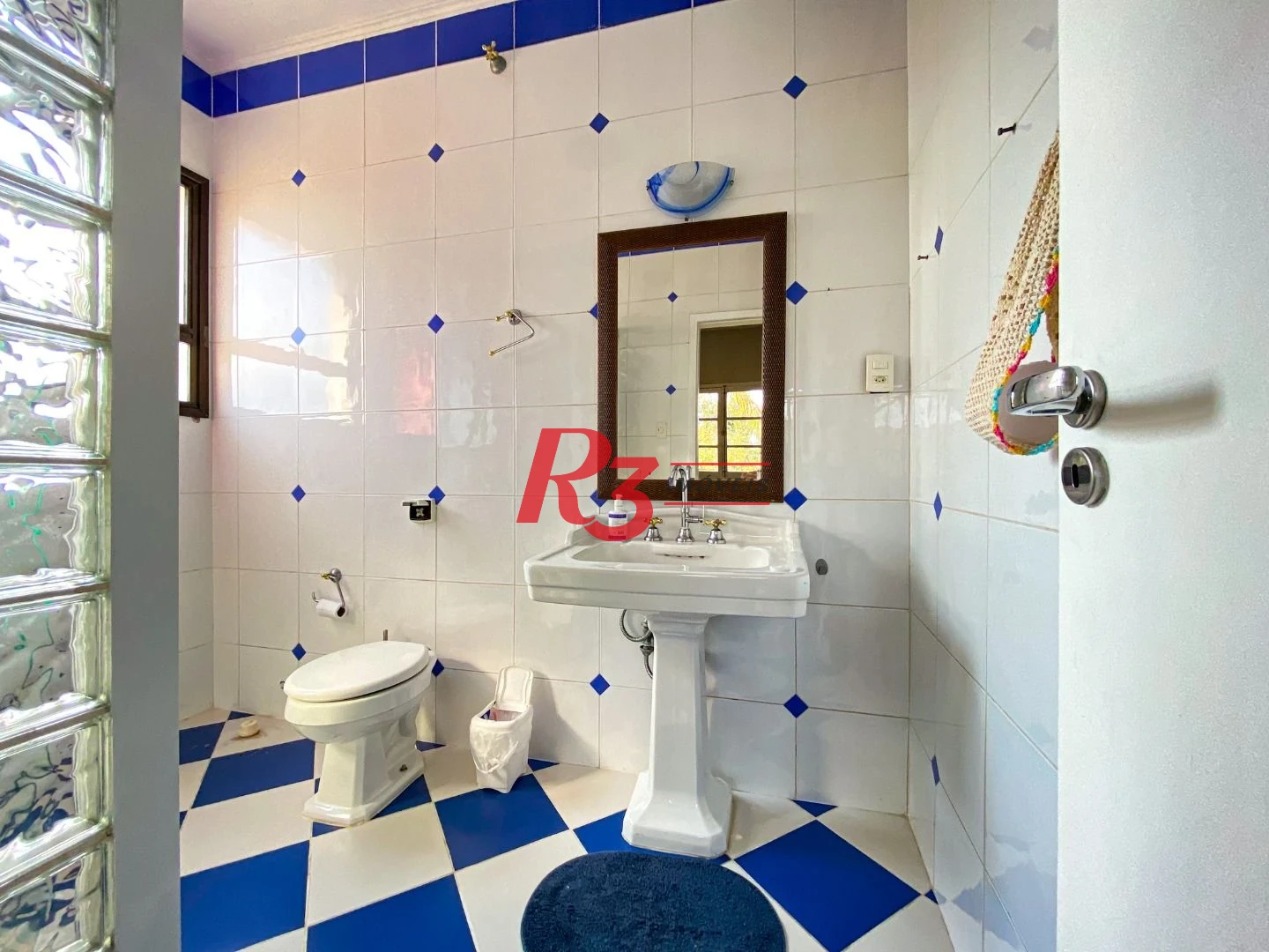 Casa com 4 dormitórios à venda, 473 m² por R$ 1.900.000,00 - Morro dos Barbosas - São Vicente/SP