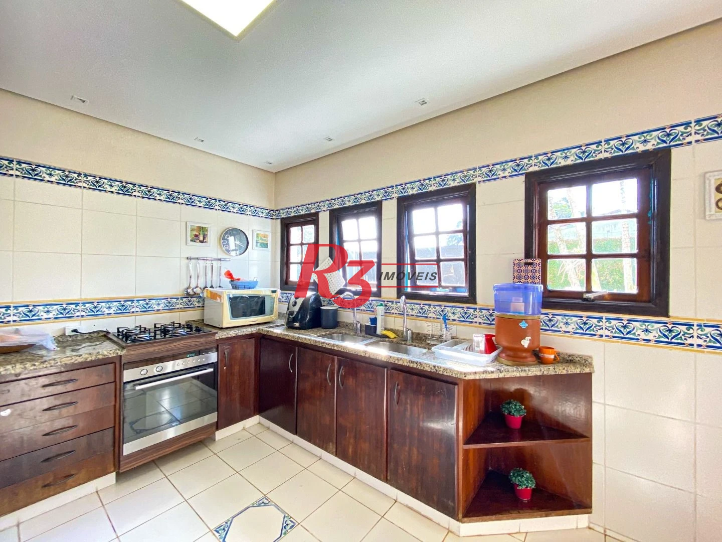 Casa com 4 dormitórios à venda, 473 m² por R$ 1.900.000,00 - Morro dos Barbosas - São Vicente/SP