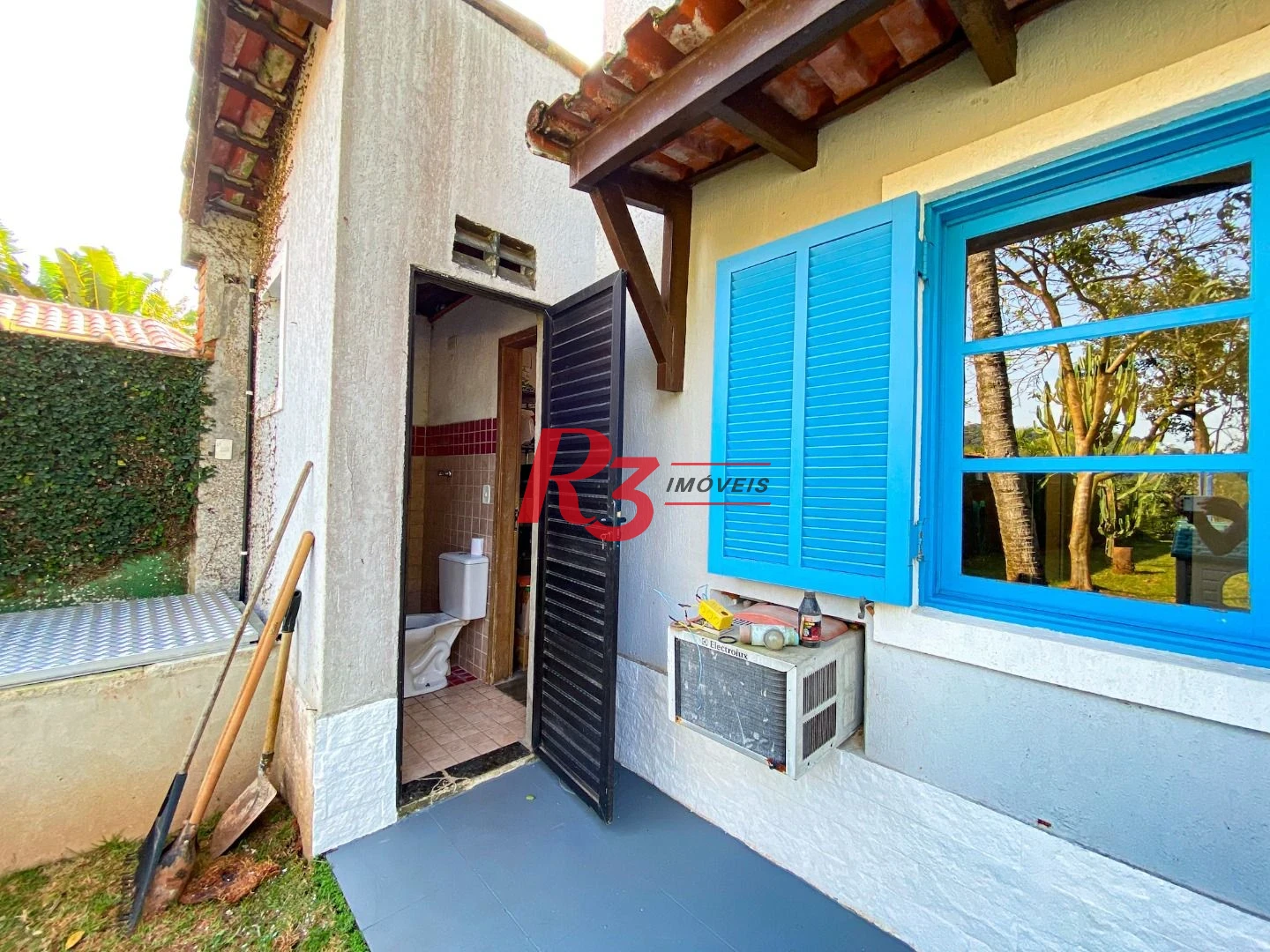 Casa com 4 dormitórios à venda, 473 m² por R$ 1.900.000,00 - Morro dos Barbosas - São Vicente/SP