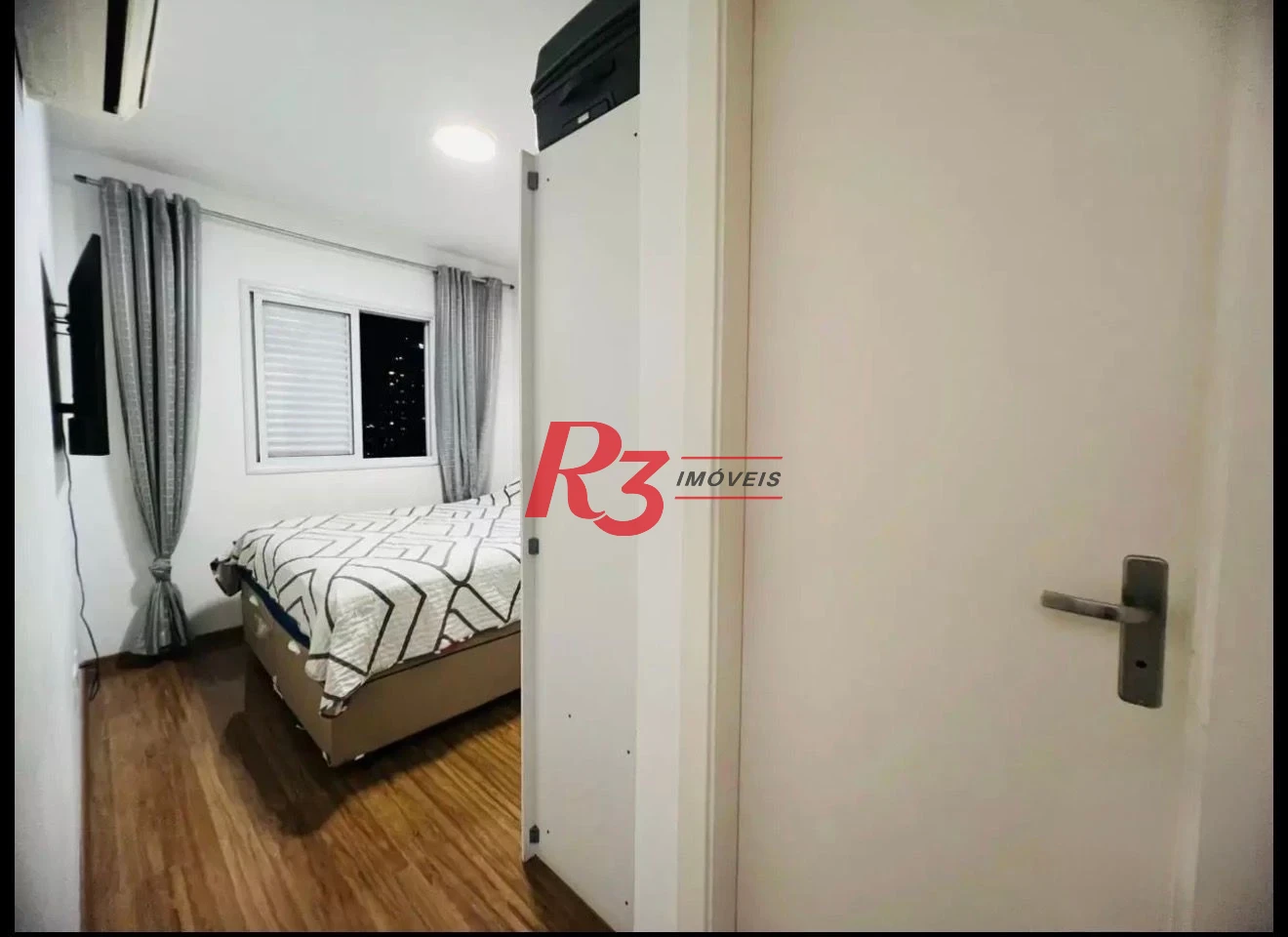 Apartamento com 3 dormitórios à venda, 96 m² por R$ 875.000,00 - Gonzaga - Santos/SP