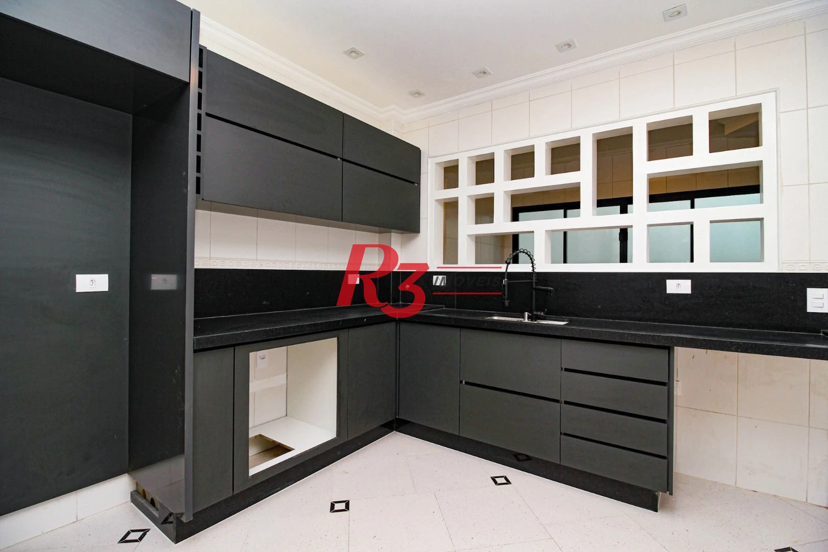 Apartamento com 3 dormitórios à venda, 204 m² - Boqueirão - Santos/SP
