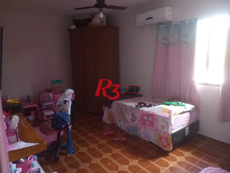 Sobrado com 3 dormitórios à venda, 192 m² - Catiapoã - São Vicente/SP