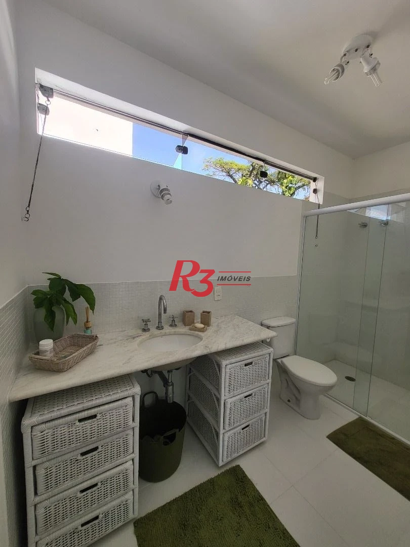 Sobrado com 6 dormitórios à venda, 263 m² - Jardim Virginia - Guarujá/SP