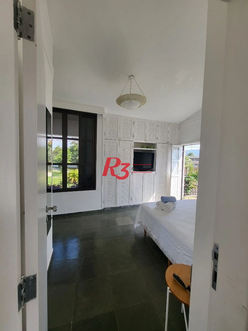 Sobrado com 6 dormitórios à venda, 263 m² - Jardim Virginia - Guarujá/SP