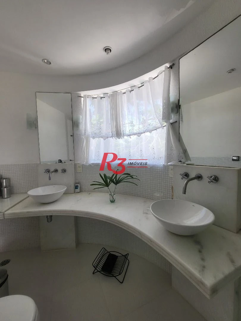 Sobrado com 6 dormitórios à venda, 263 m² - Jardim Virginia - Guarujá/SP