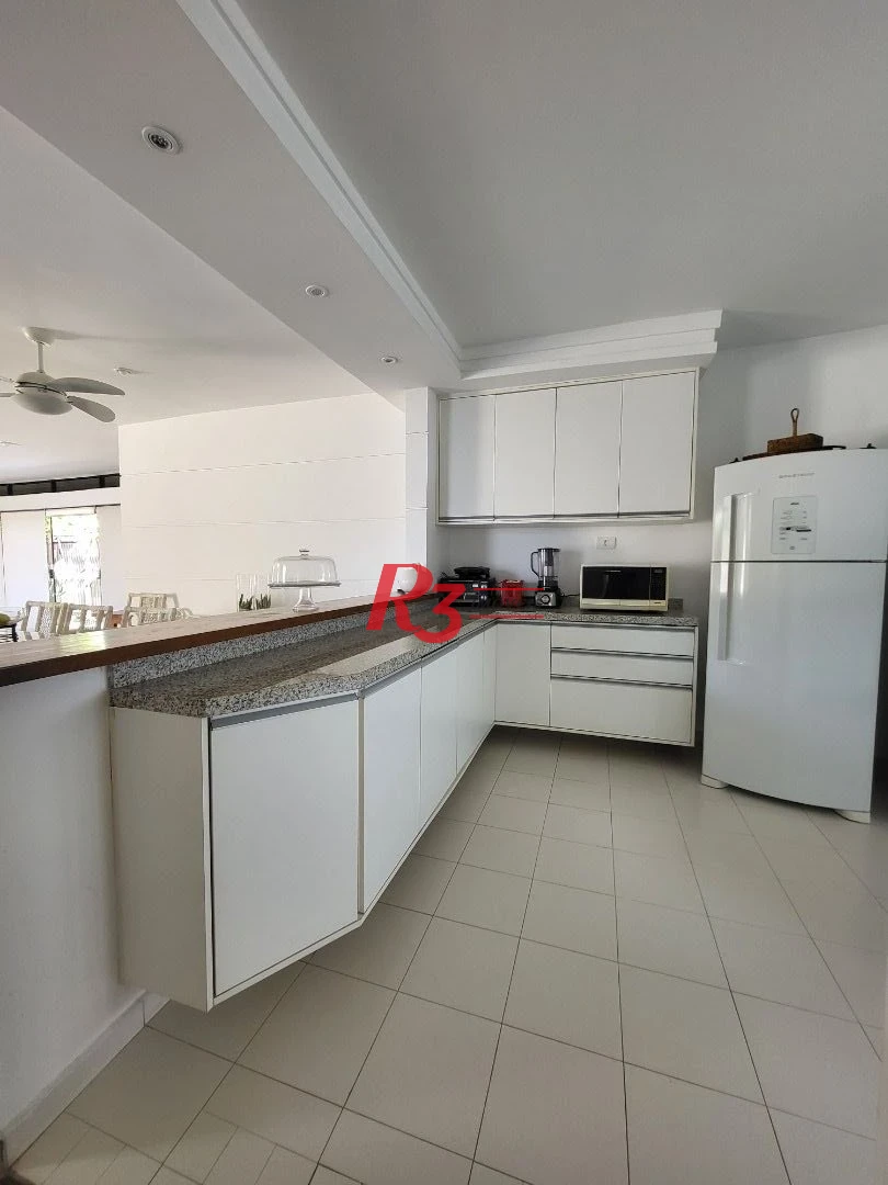 Sobrado com 6 dormitórios à venda, 263 m² - Jardim Virginia - Guarujá/SP