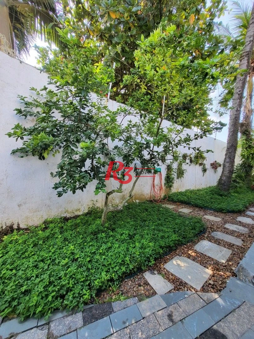 Sobrado com 6 dormitórios à venda, 263 m² - Jardim Virginia - Guarujá/SP