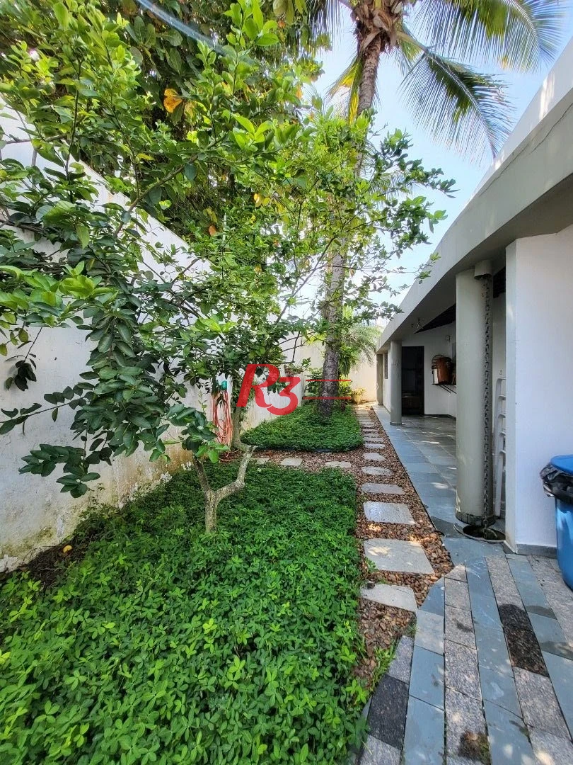 Sobrado com 6 dormitórios à venda, 263 m² - Jardim Virginia - Guarujá/SP