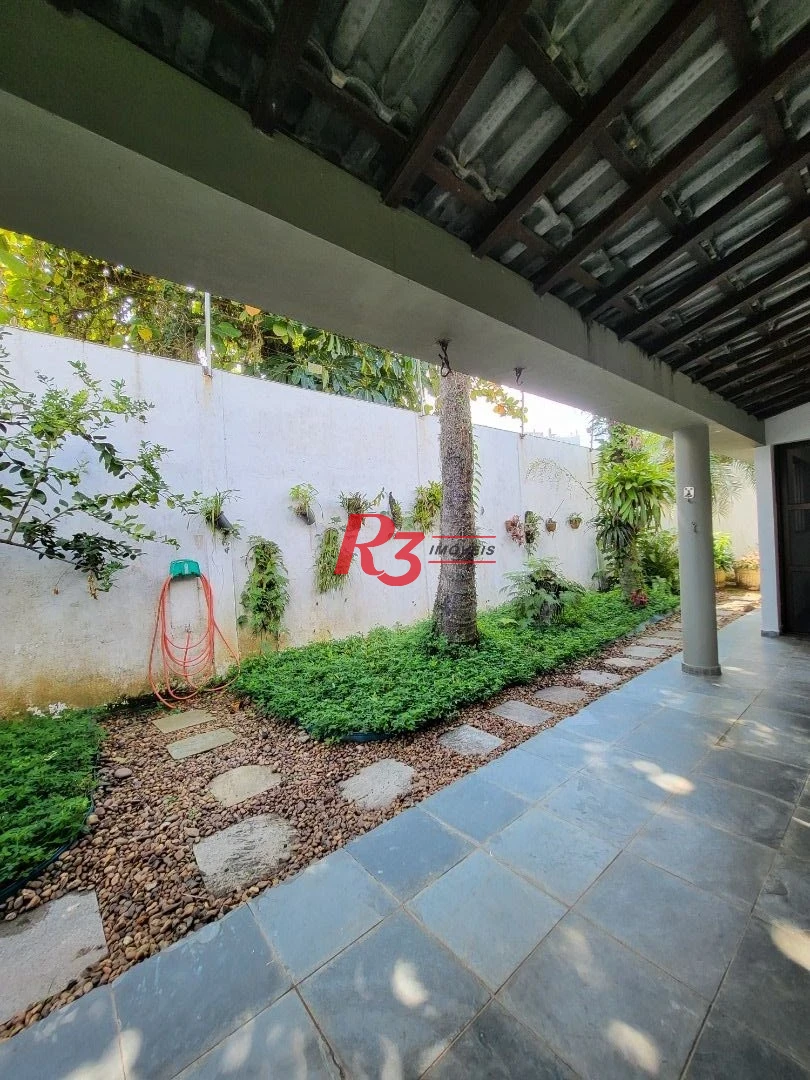 Sobrado com 6 dormitórios à venda, 263 m² - Jardim Virginia - Guarujá/SP